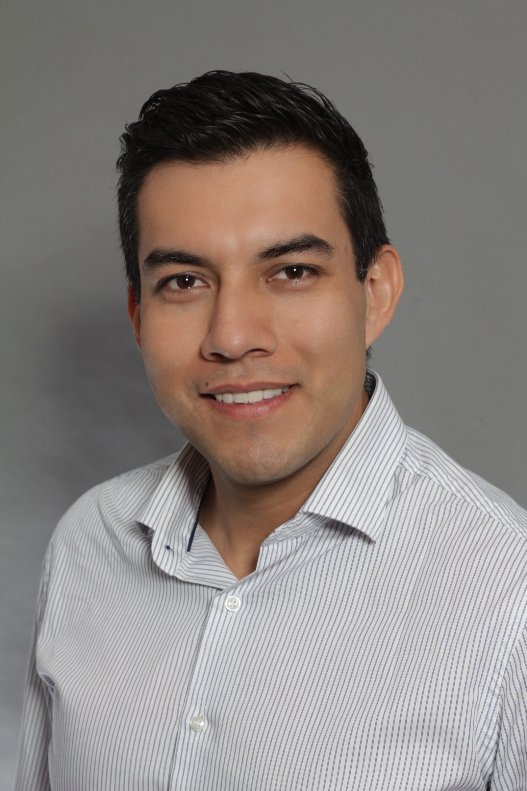 Fotografía del Dr. Victor G. Alfaro-García